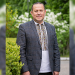 Який дохід отримав міський голова Надвірної Зіновій Андрійович за шість місяців