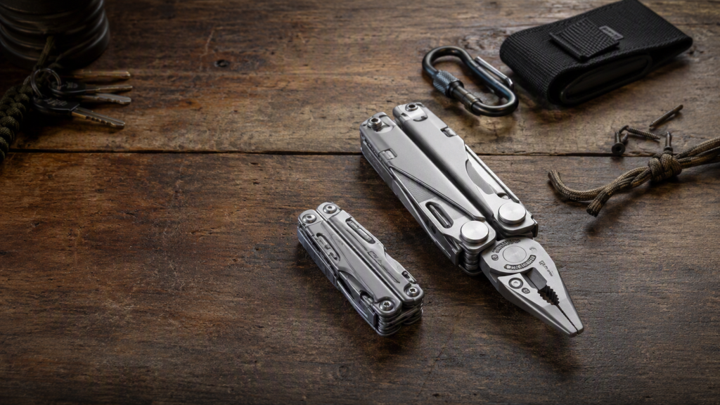 Карманный и полноразмерный мультитулы Leatherman