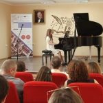 Для дитячої музичної школи Долини придбали рояль
