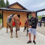 «Гідами до Карпат: Перша кінна служба у Ворохті»