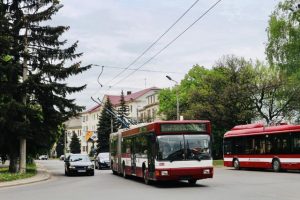 У Франківську через ремонт дороги змінили маршрут автобусів на Коновальця