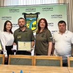 Військовому Віталію Базіву з Прикарпаття вручили відзнаки від Президента та Міністра оборони