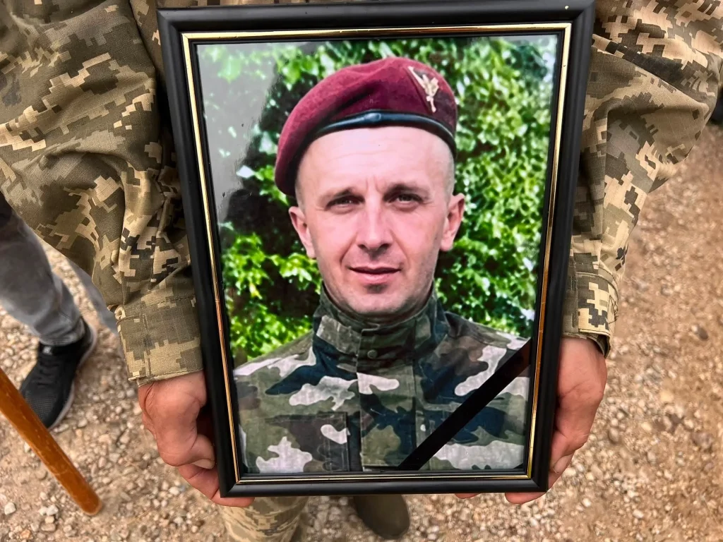 У Городенківському районі віддали шану загиблому воїну Віталію Коліщаку
