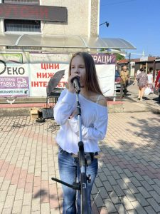 Автомобілі зупинялися заради пожертв