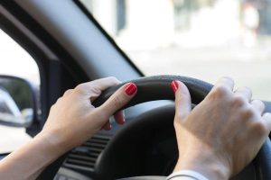 Дві ДТП за три дні: у Калуші суд покарав податкову інспекторку штрафом, але відхилив обвинувачення у нетверезому стані
