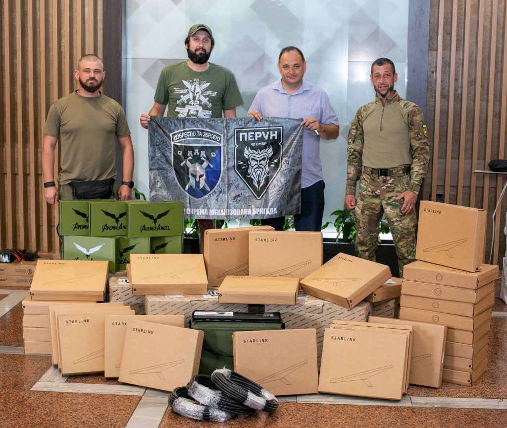 З Івано-Франківська доставили військове спорядження трьом підрозділам