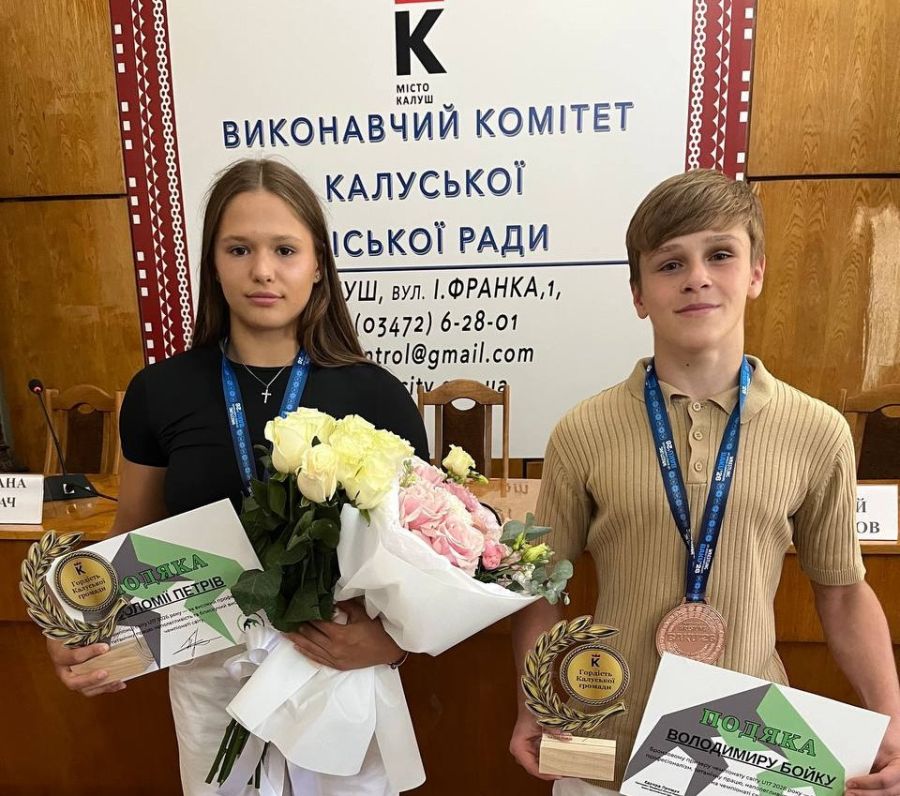 Віддаємо честь захисникам і батькам: як калуські борці здобували перемоги на чемпіонаті світу U17