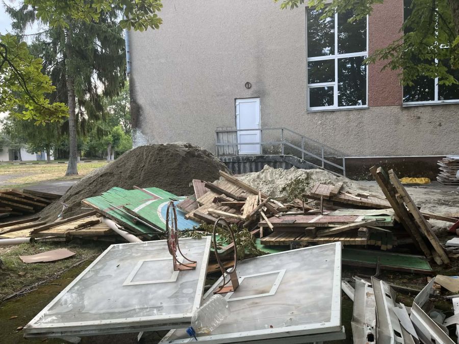 Міська влада виділить додатково 200 тисяч гривень на ремонт роздягальні в Копанківській гімназії
