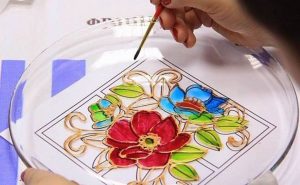 У Калуші на День молоді організують урок із мистецтва вітражного розпису
