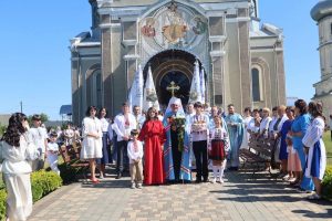 У селі Студінка Митрополит Володимир провів святкування 30-річчя церкви Успіння Пресвятої Діви Марії