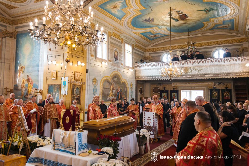 В Прикарпатському регіоні провели в останню путь священника Володимира Війтишина
