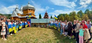 У Верховині відкрився меморіал «Віра і Надія» на честь 61 земляка, що перебувають у полоні або зникли безвісти
