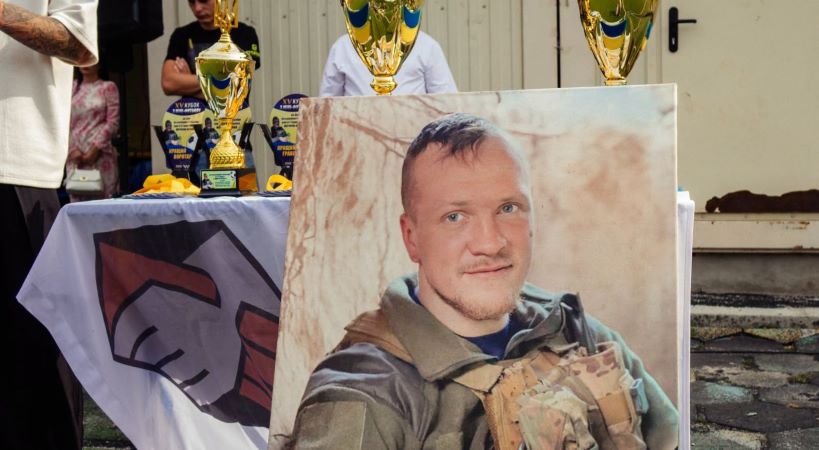 На Прикарпатті організували турнір з мініфутболу на честь захисника Віталія Мерінова