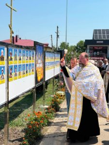 В Отинії на Івано-Франківщині відкрили Алею віри і надії з 57 портретами героїв