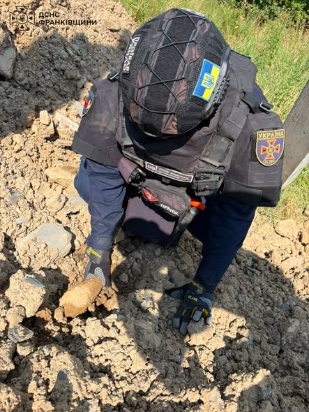 Фахівці ДСНС Прикарпаття знищили 18 боєприпасів часів Другої світової війни
