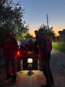 На Івано-Франківщині рятувальники знайшли двох неповнолітніх мандрівниць поблизу Несамовитого та 89-річного чоловіка