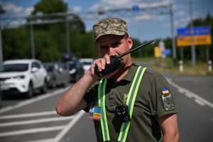 На кордоні між Україною та Польщею утворилися черги автомобілів на виїзд з України