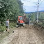 У Ворохті жителі самотужки відремонтували дорогу на вулиці Т. Шевченка