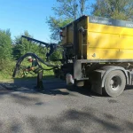 У Прикарпатті тривають ремонти дорожніх аварійних ям