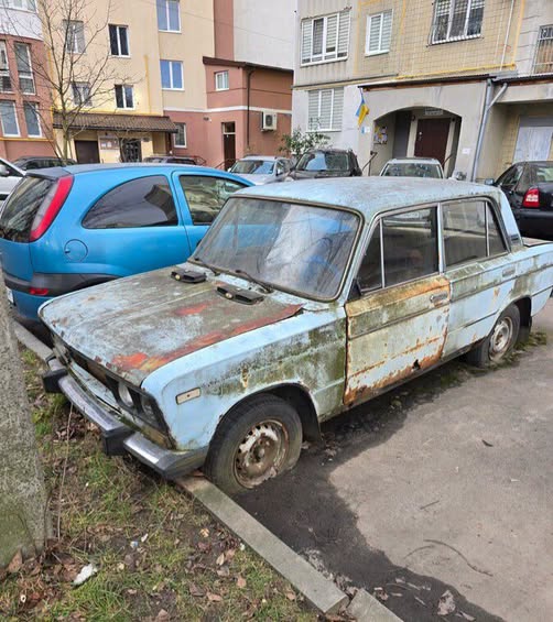 Залишені авто в Калуші