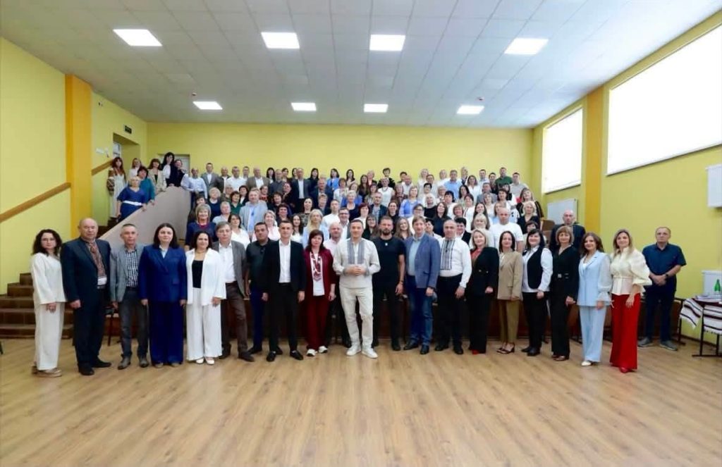 У Верховинському районі чиновники та педагоги розглянули питання якості та доступності освіти в гірських навчальних закладах