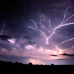 Жителям Івано-Франківської області радять бути обережними через грози