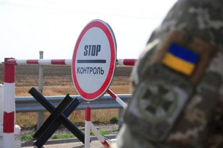 Жителю Прикарпаття винесли вирок за перевезення людини в багажнику «Лексуса» через блокпости