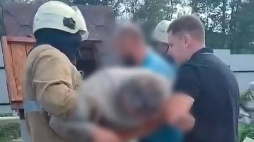 На Прикарпатті чоловік впав у криницю і отримав травму ноги