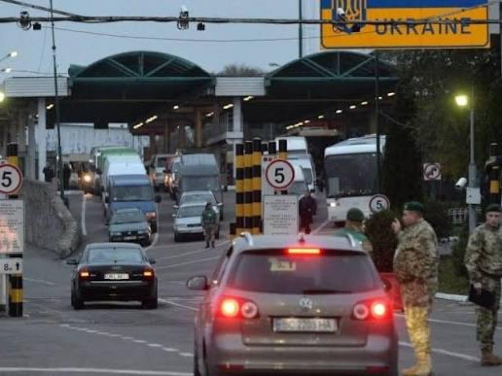 Мешканець Прикарпаття через систему «Шлях» допоміг трьом військовозобов’язаним виїхати за кордон