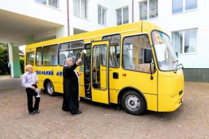 Солотвинський ліцей отримав спеціалізований транспорт для перевезення учнів з особливими освітніми потребами
