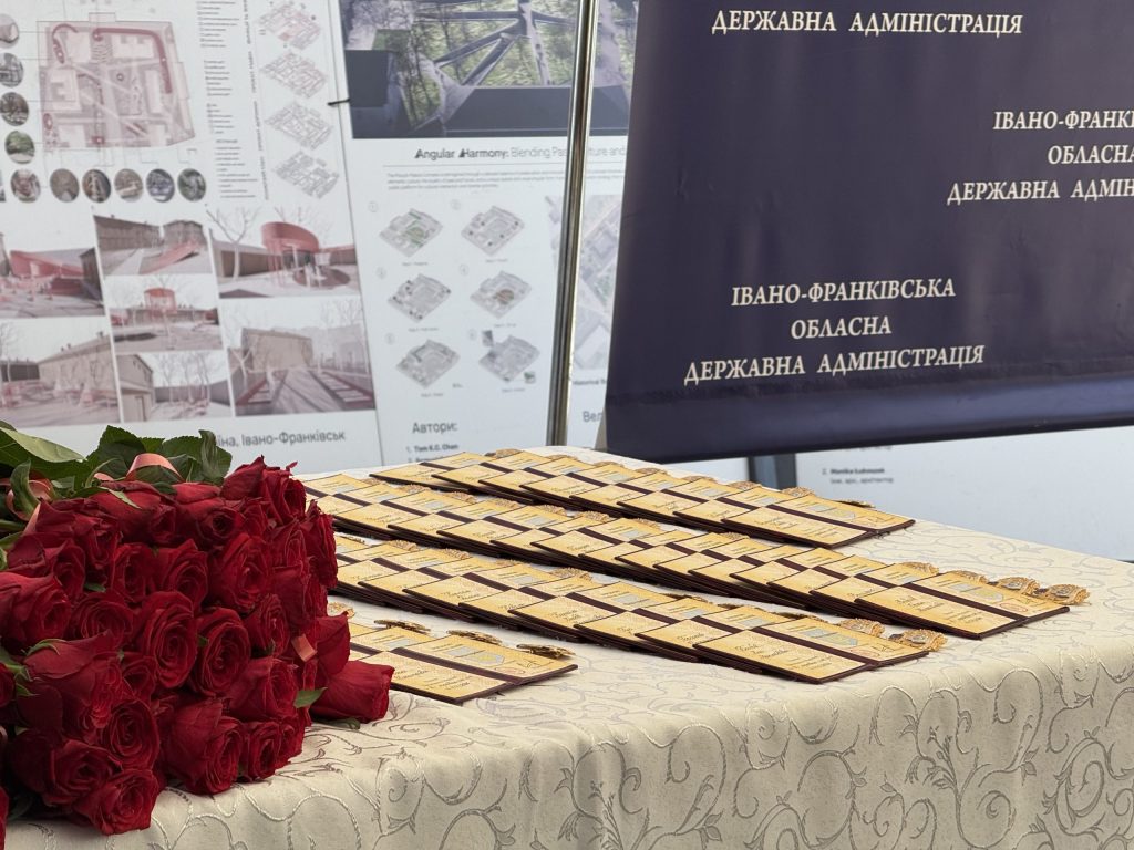 В Івано-Франківській області 61 мама з багатьма дітьми удостоєна почесного звання «Мати-героїня»