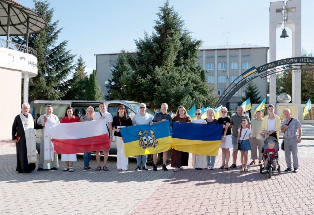 Тисменицька територіальна спільнота отримала машину від польських колег
