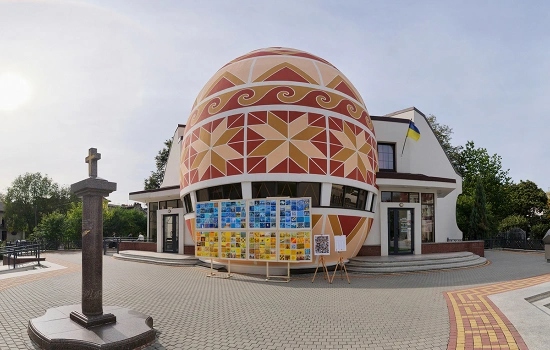 У Коломиї оновлюють зовнішній вигляд Музею писанкового розпису