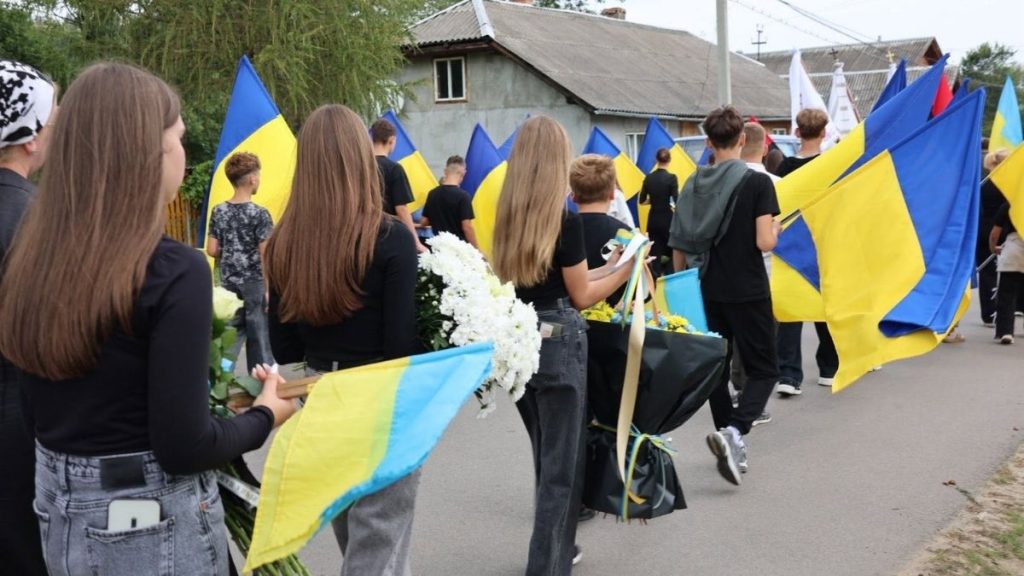 У Болехівському районі провели прощання із загиблим воїном Ростиславом Грищенком