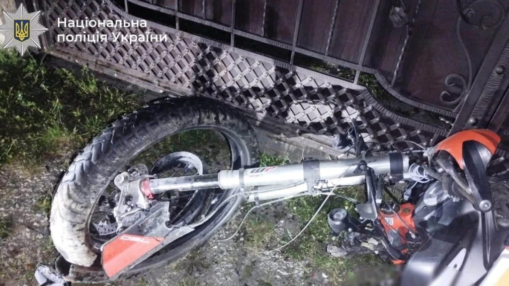 Нетверезий байкер з Калущини врізався у бетонну переправу