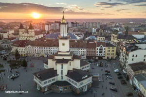 Івано-Франківськ прагне збільшити тривалість перебування туристів: готують нову туристичну концепцію