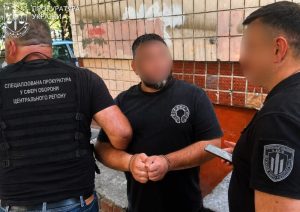«Лише на папері служили: командира військової частини та п’ятьох військових затримали через шахрайство з виплатами»
