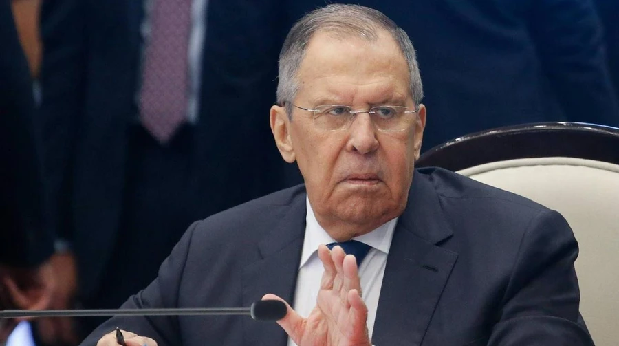 Лавров попередив Велику Британію про можливі наслідки через “пряму участь” у атаках на Росію
