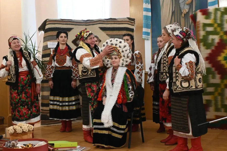 Народний аматорський фольклорно-етнографічний колектив «Ключівські візерунки» з Великого Ключева, Коломийщина