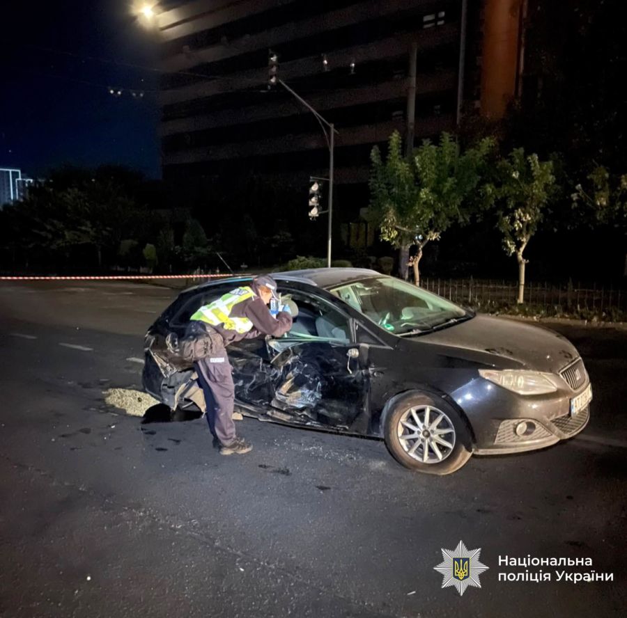 У Івано-Франківську 20-річний керманич Tesla нетверезим спричинив автопригоду