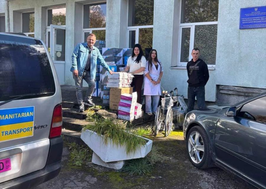 Калуш отримав медичну допомогу і транспорт від Бельгії для лікарні та фронту