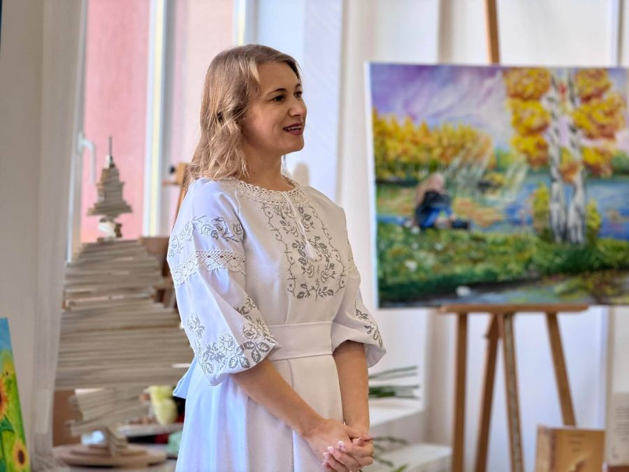 У Калуші представили виставку “Шлях Ангела” мисткині Ольги Чолінської та її учнів