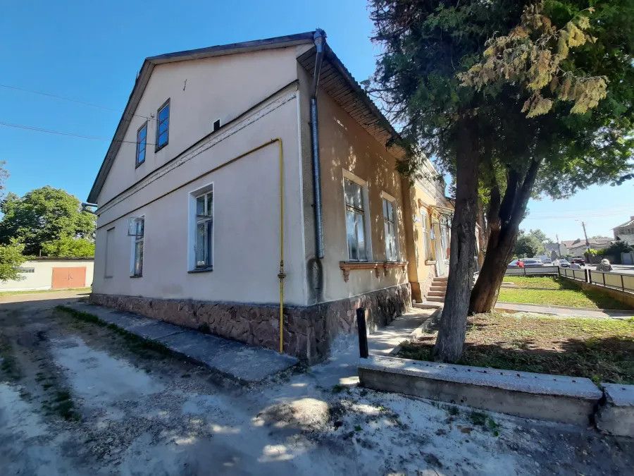 Заради досягнення важливої мети Калуська міська рада порушила права підприємця