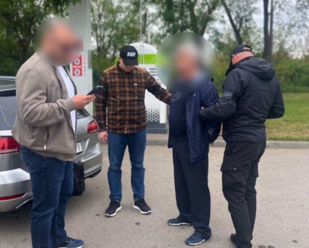 Юрист з Коломиї, що ошукав клієнтів на €18 тисяч, пожертвував майже 2 мільйони гривень на ЗСУ