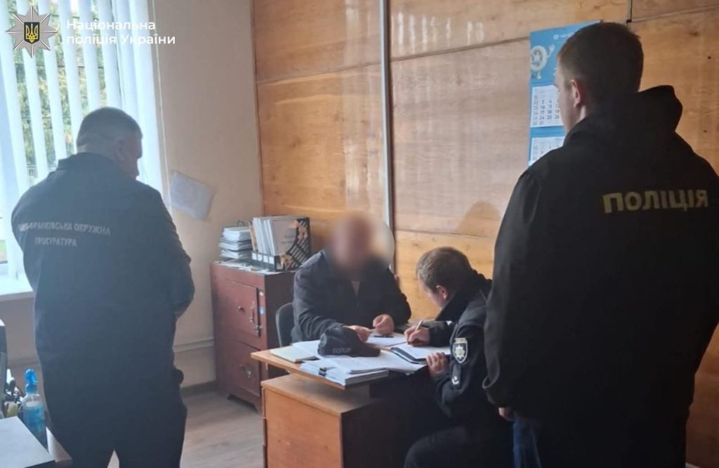 На Прикарпатті посадовцю селищної ради оголосили підозру через збитки понад 1,18 мільйона гривень і забруднення земель