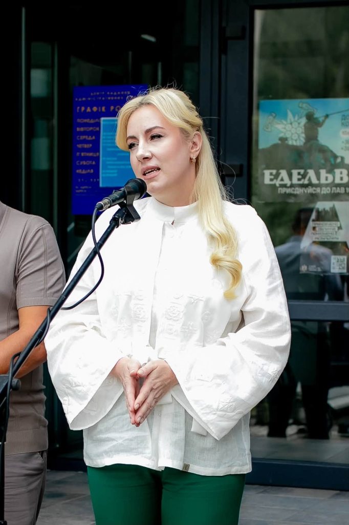 Два спеціалізовані автобуси для дітей з Ворохтянської та Білоберізької громад