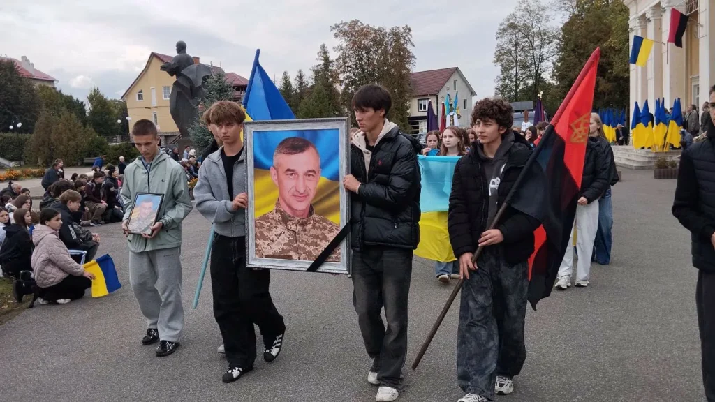 На Прикарпатті провели в останню путь захисника Володимира Пліша, який загинув на Запоріжжі