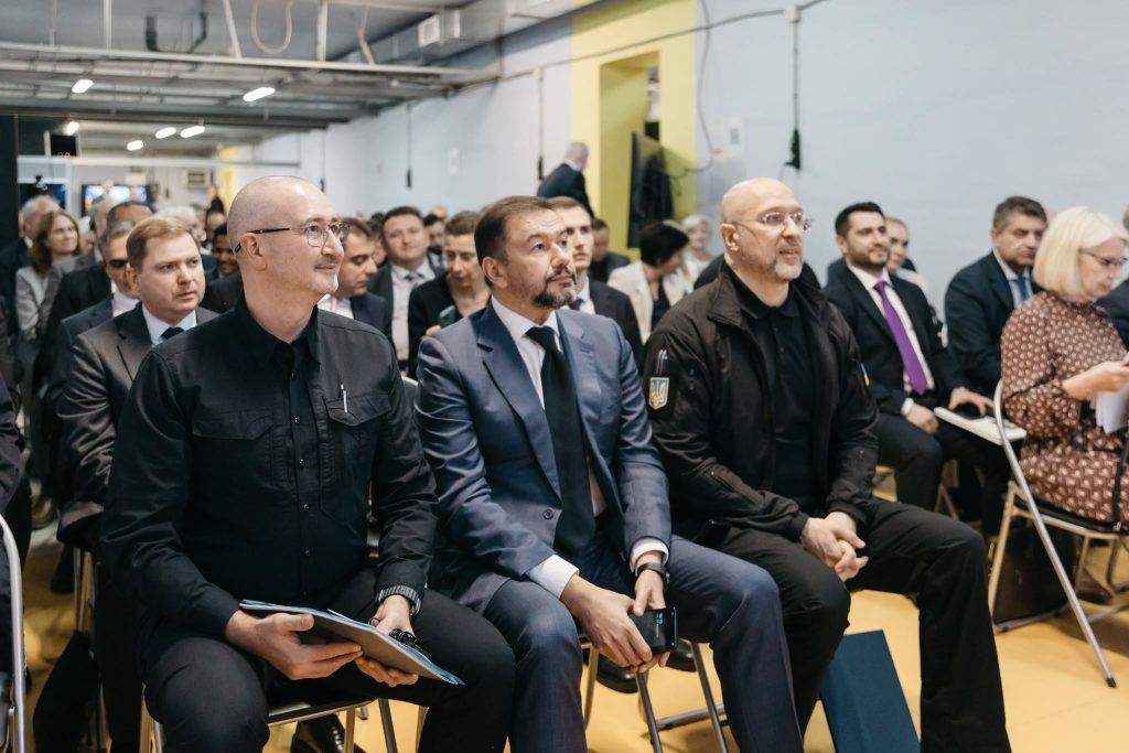 Перший віце-прем’єр України Денис Шмигаль, а також заступник Міністра внутрішніх справ провели зустріч