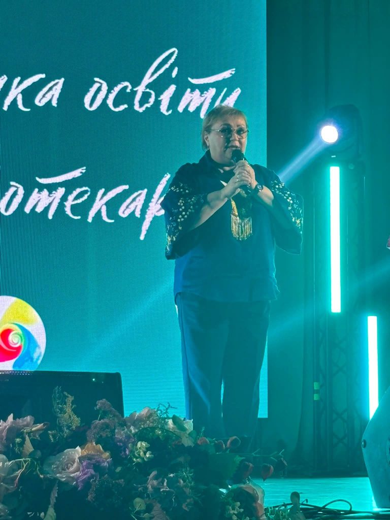 30 вересня, в усьому Україні відзначають День бібліотек, а також перед Днем працівників освіти