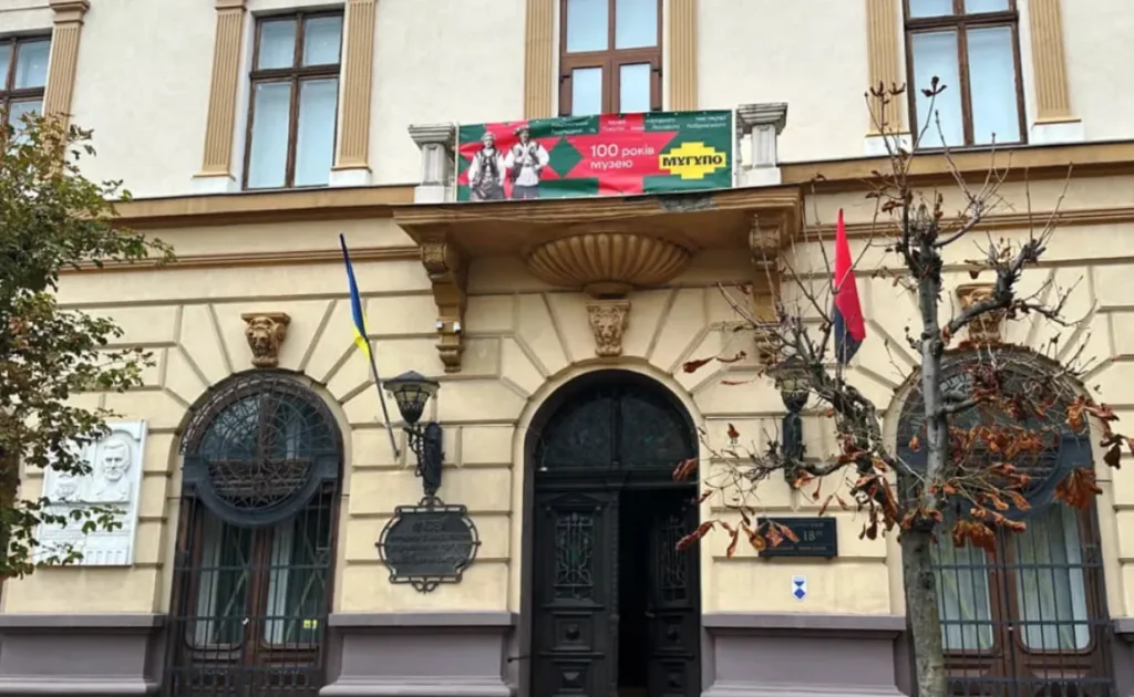 Базар, святкові заходи та народна музична вистава